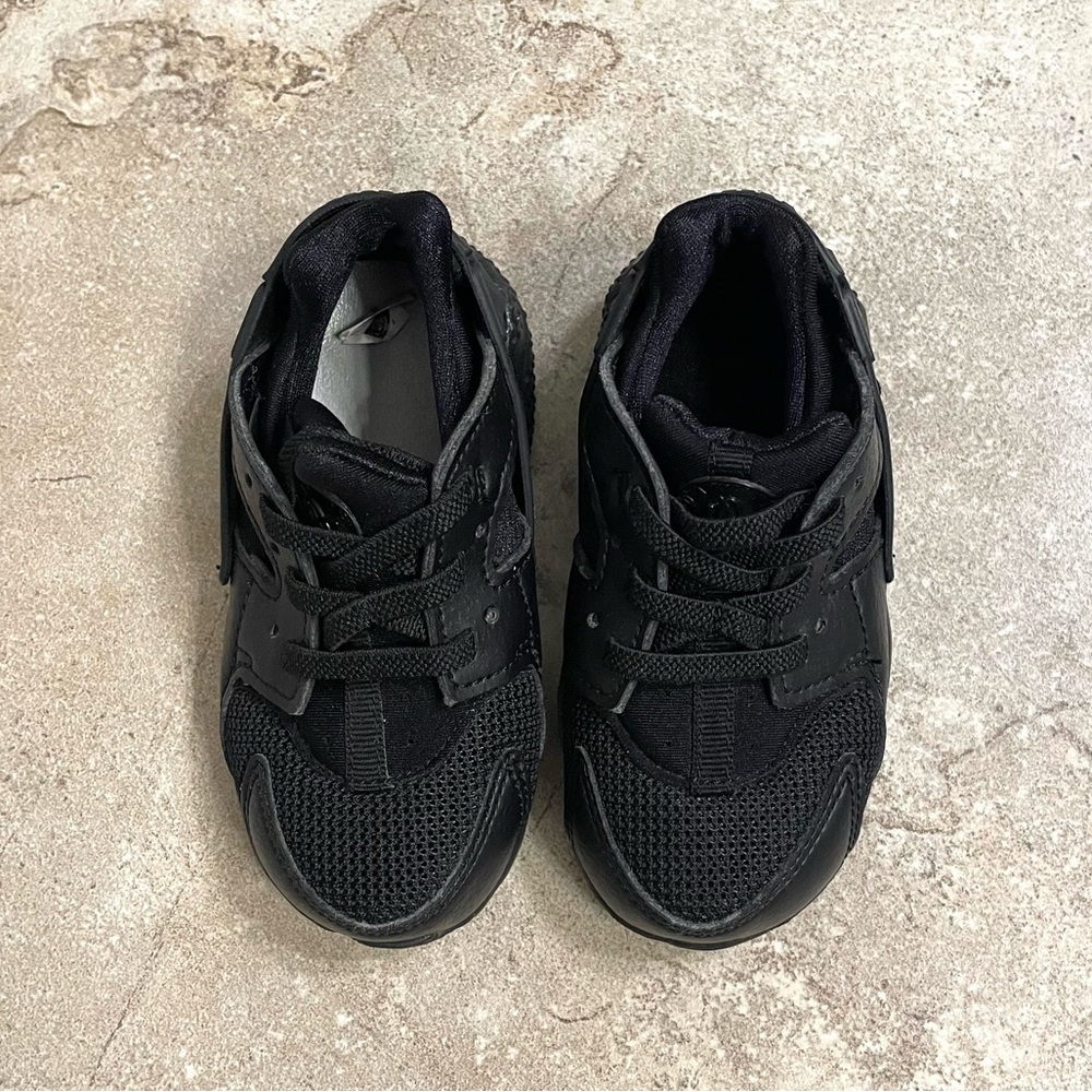Nike’s Toddler Size 7 - Picture 2 of 7